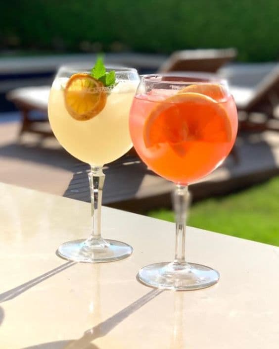 Una hermosa copa para una hermosa tarde soleada.

#detiquetarental #detiqueta #mesasdetiqueta #beautifultables